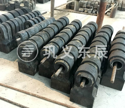 高錳鋼合金錘頭 /upfile/201812/2018121960307857.jpg